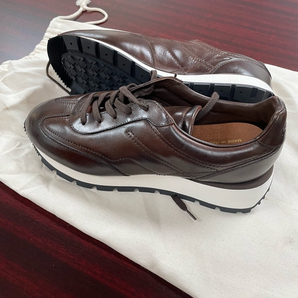 KOIO sneakers dark brown size 10